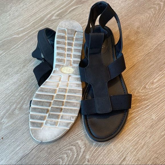 Euro Soft by Sofft black sandals with white sole size 9 - Picture 2 of 8
